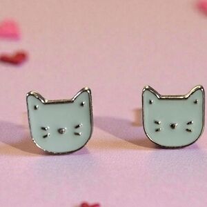 🔴5/$25 🔴Cute Cat Face Earrings